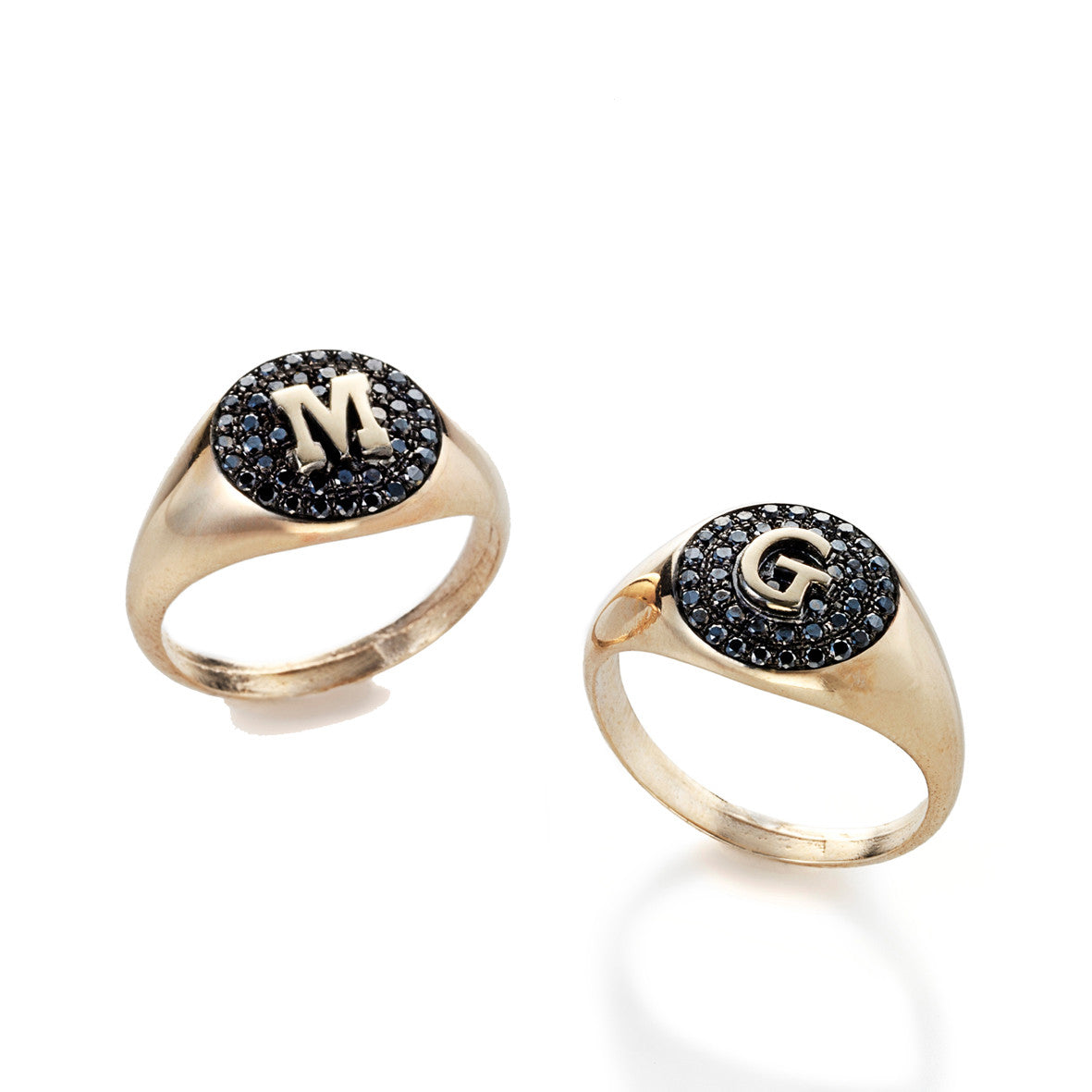 gold signet ring letter initals black diamond. טבעת חותם זהב אות יהלומים שחורים