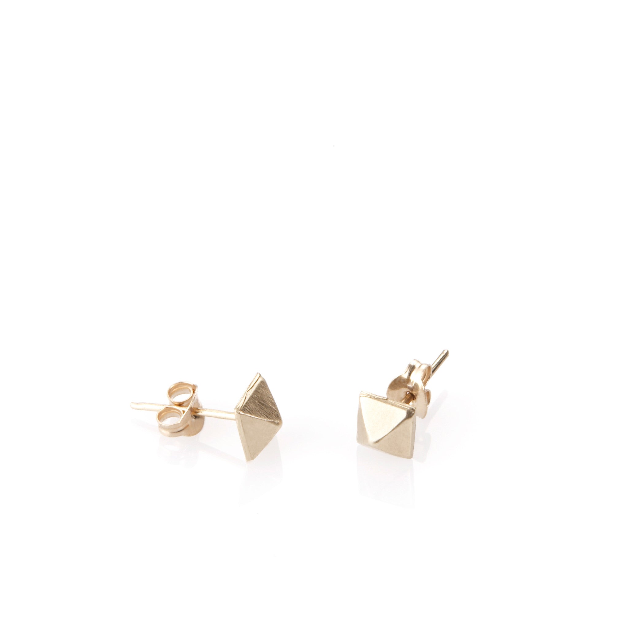 14k studs earrings