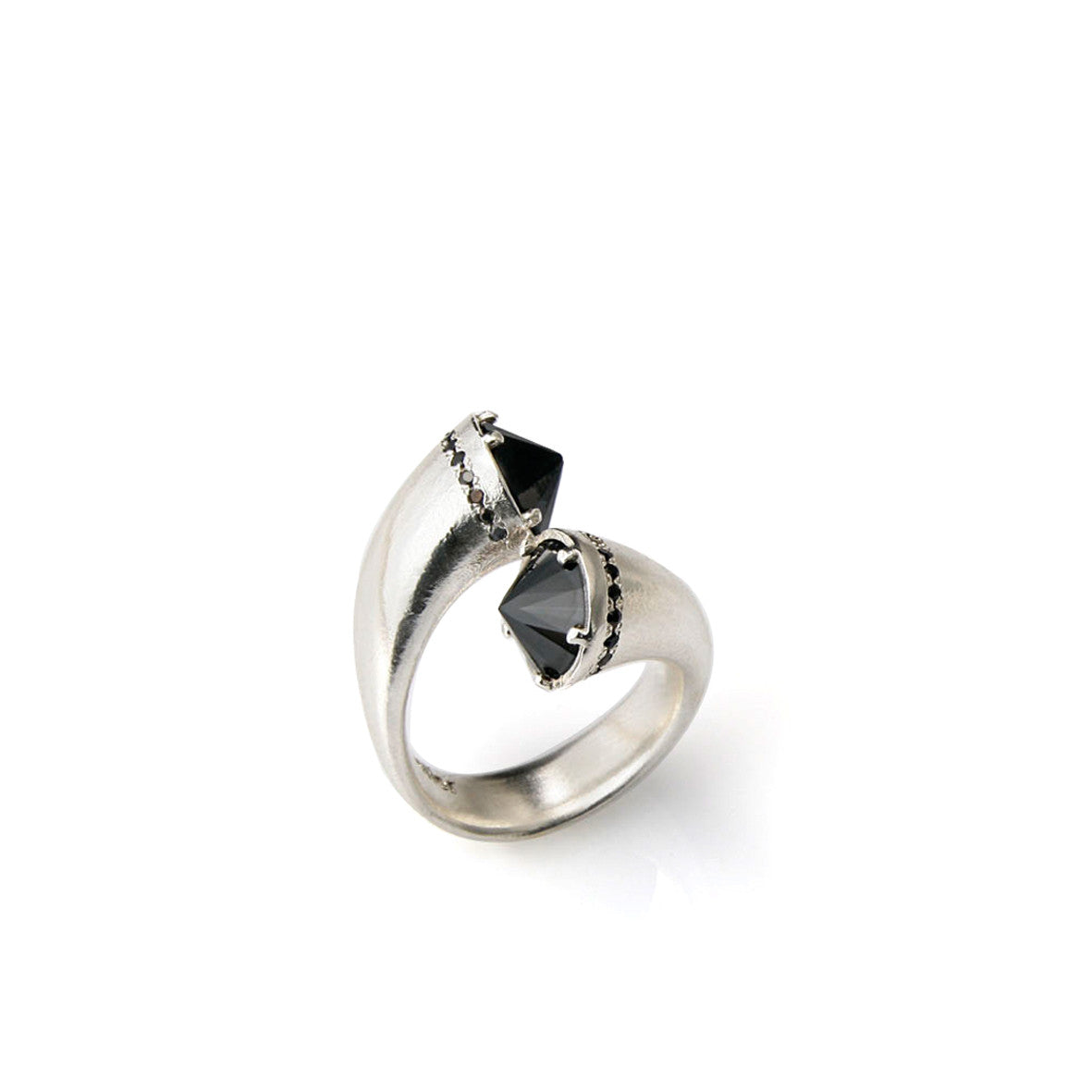 טבעת כסף פתוחה משובצת שחור open silver ring black stones