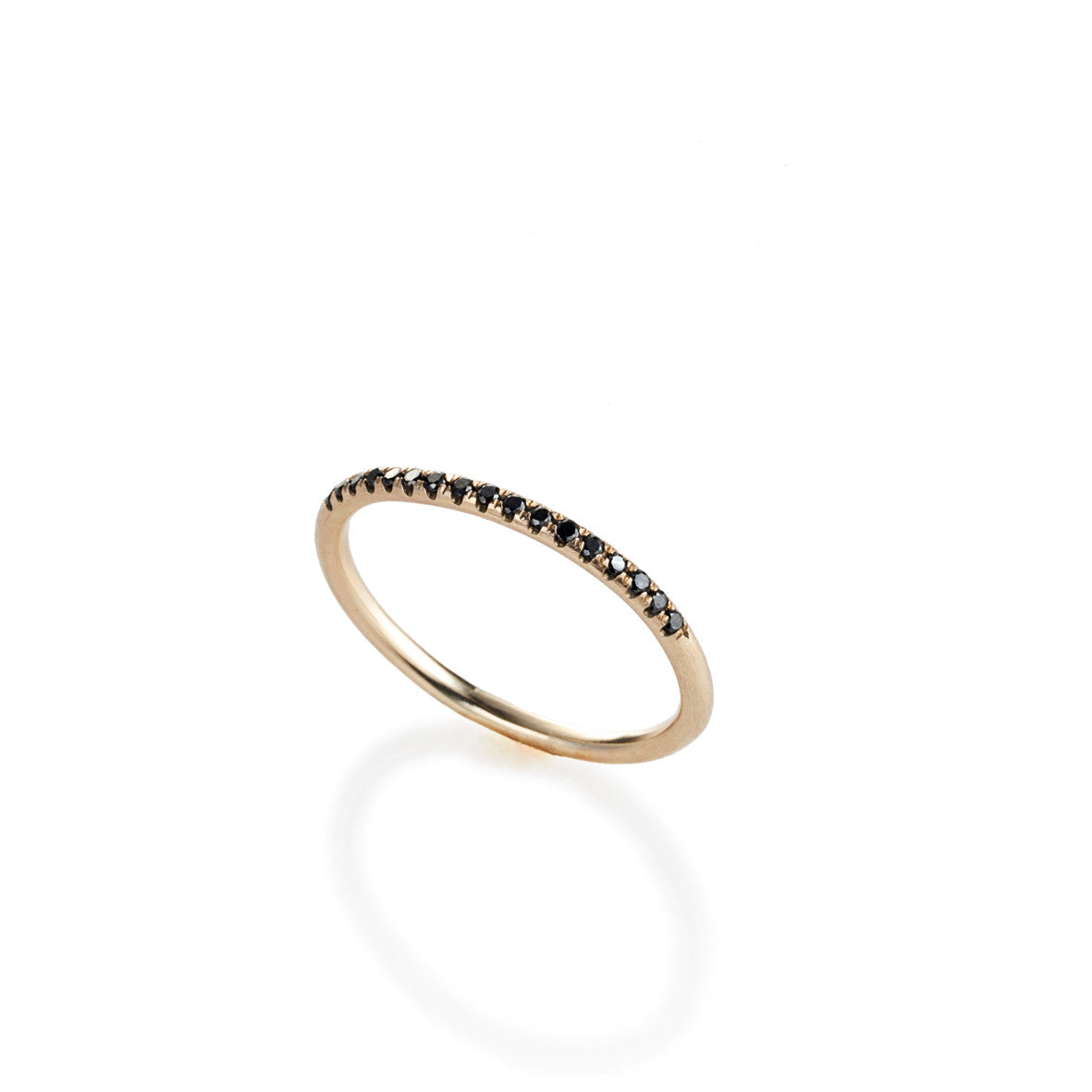 טבעת זהב יהלומים שחורים.  gold ring black diamonds