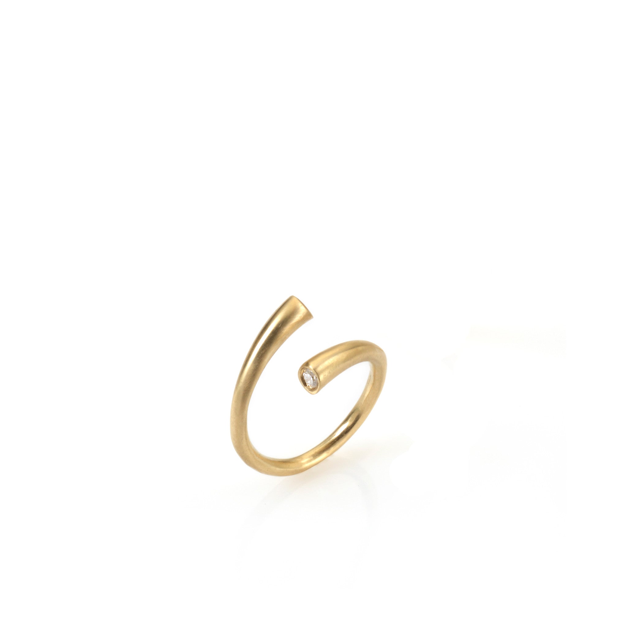 pinky gold ring with diamonds maya geller. טבעת זהב פתוחה יהלומים לבנים מיה גלר טבעות