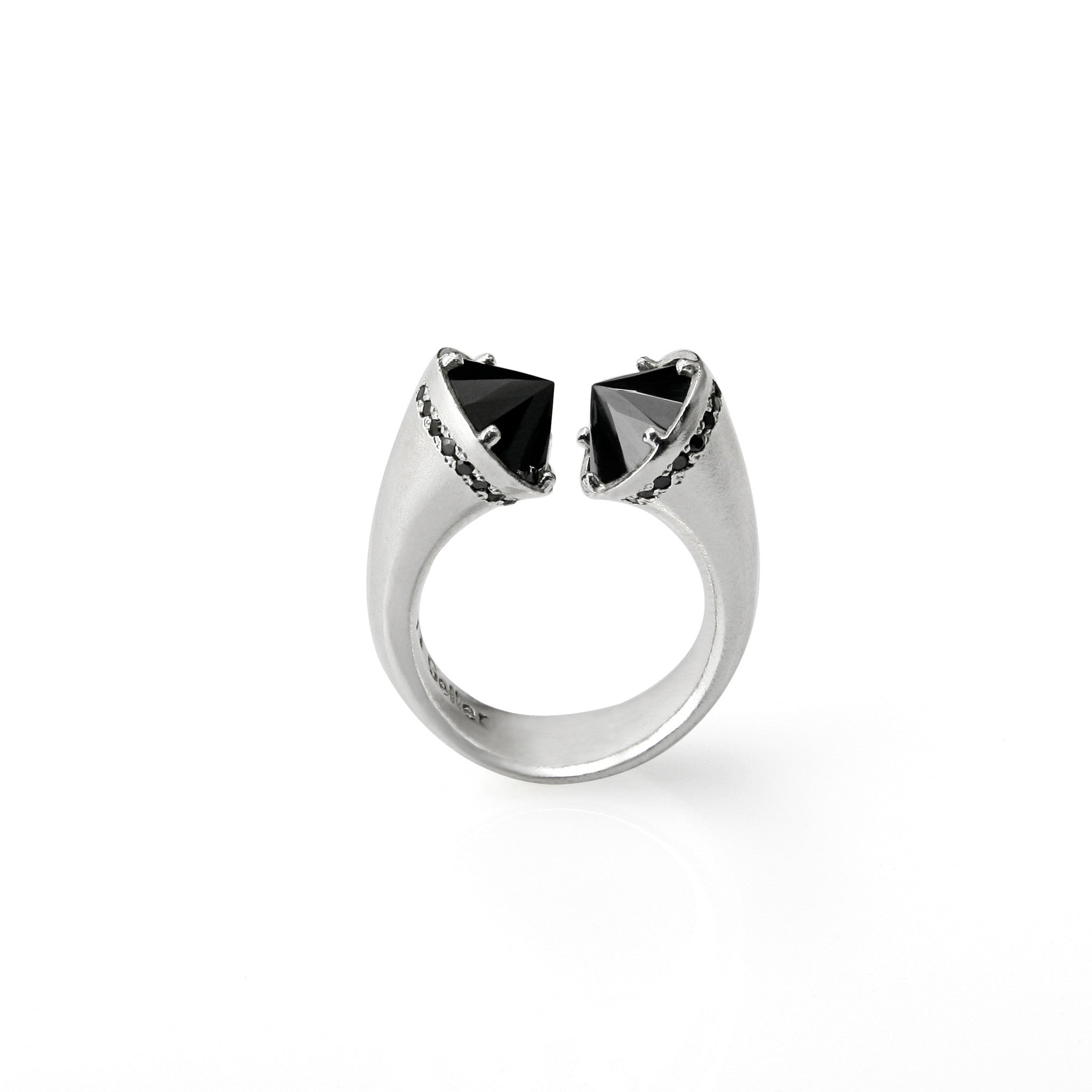 טבעת כסף פתוחה משובצת שחור open silver ring black stones