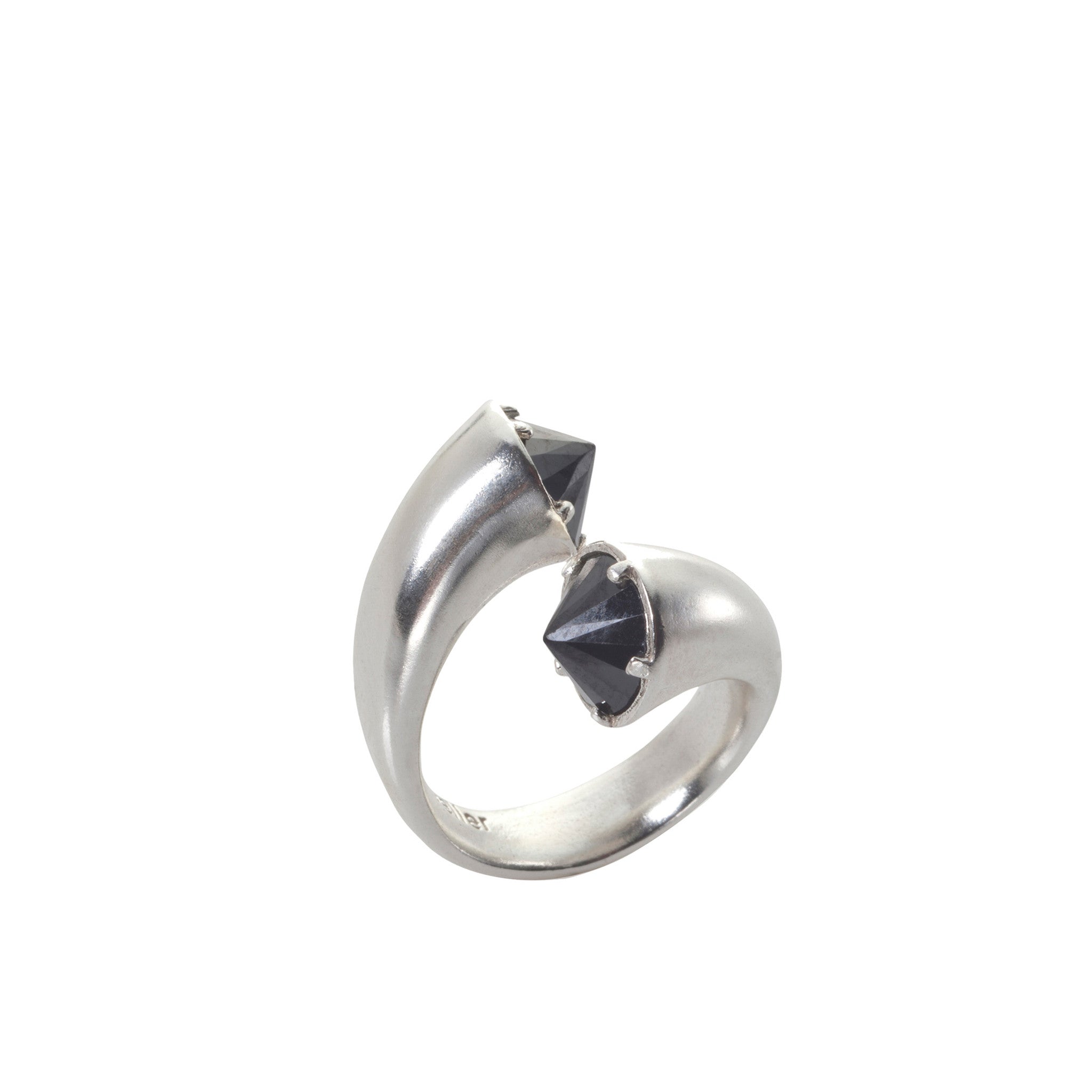 טבעת כסף פתוחה משובצת שחור open silver ring black stones