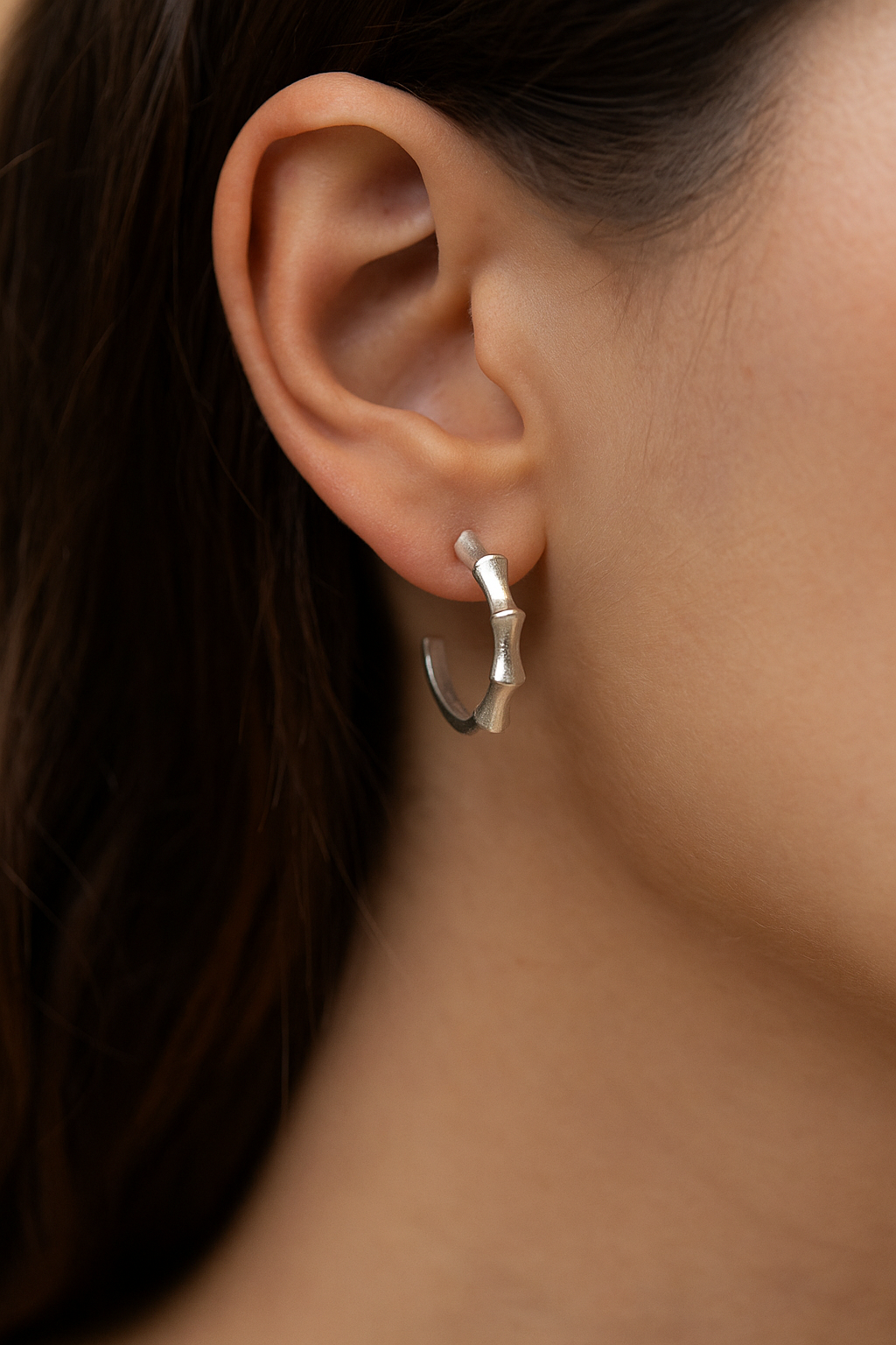 silver hoops earrings by maya geller. עגילי חישוקי כסף 925