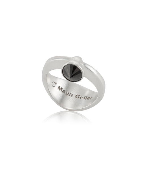 silver ring with a moving 6mm black stone