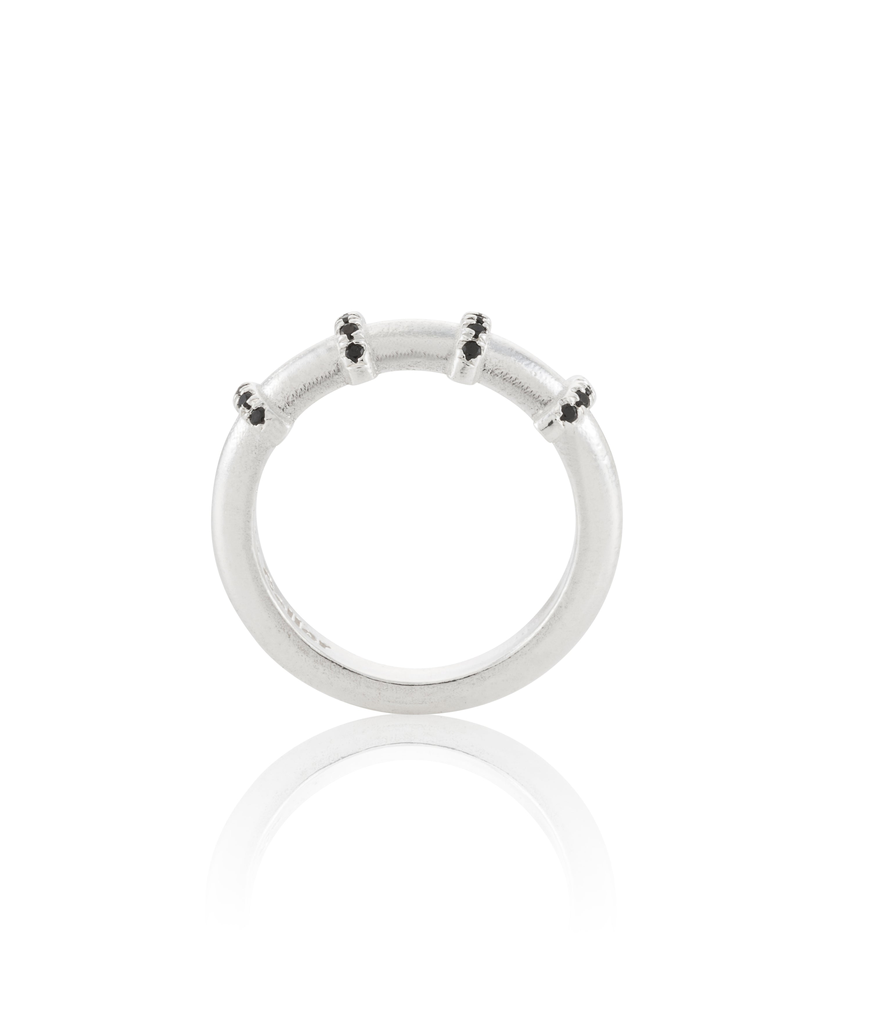 silver 4 loops ring with black stones